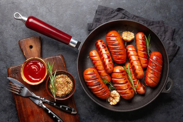 Hot Grilled Sausages Frying Pan Sauces Top View Flat Lay — Stock Photo, Image