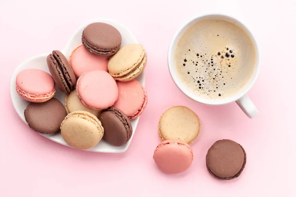 Valentines Day Macaroons Heart Shaped Plate Coffee Cup Pink Background — Stock Photo, Image