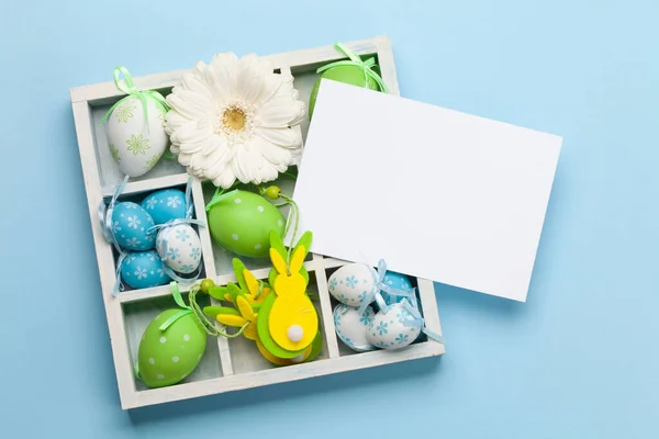 Biglietto Auguri Pasquale Con Fiori Gerbera Uova Pasqua Colorate Vista — Foto Stock