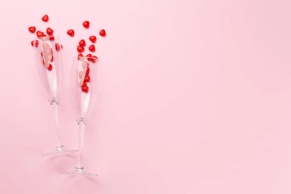 Biglietto San Valentino Con Bicchieri Champagne Dolci Forma Cuore Vista — Foto Stock