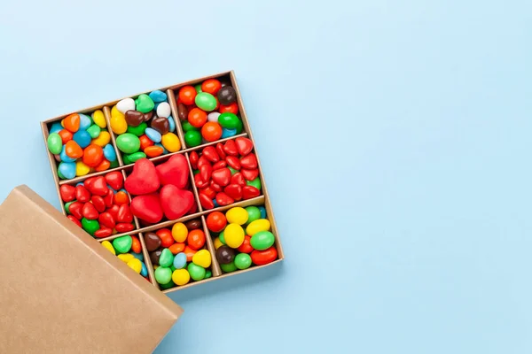 Verschiedene Süßigkeiten Valentinstag Geschenkbox Draufsicht Flach Lag Mit Kopierraum — Stockfoto
