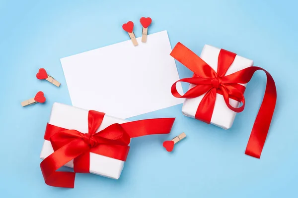 Modèle Carte Voeux Saint Valentin Coffrets Cadeaux Décor Coeur Sur — Photo