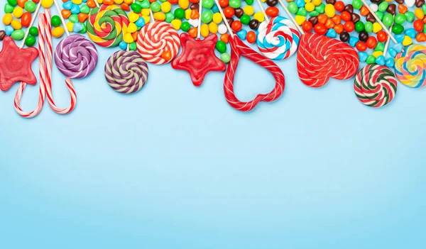 Různé Sladkosti Sortiment Candy Bonbon Lízátka Modrém Pozadí Horní Pohled — Stock fotografie