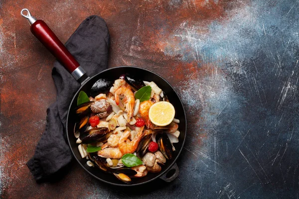 Mixed Grilled Seafood Various Roasted Shrimps Mussels Shellfish Frying Pan — Stock Photo, Image