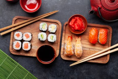 Japon suşi seti. Üst görünüm düzlüğü