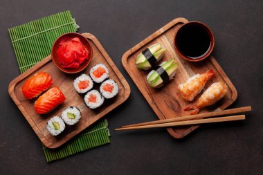 Japon suşi seti. Üst görünüm düzlüğü