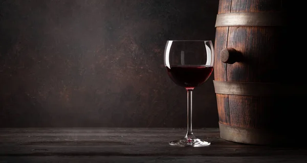Glass Red Wine Old Wooden Barrel Copy Space — Stockfoto