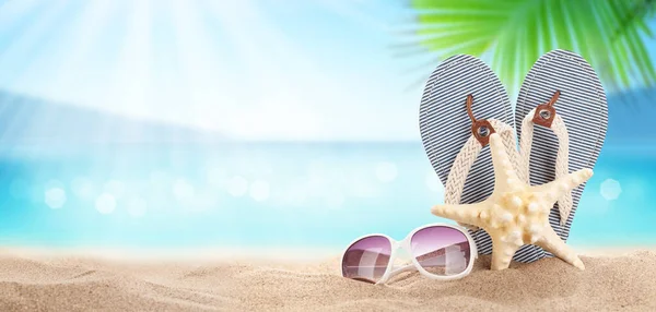 Chanclas Soleada Playa Mar Con Espacio Para Copiar Vacaciones Verano —  Fotos de Stock