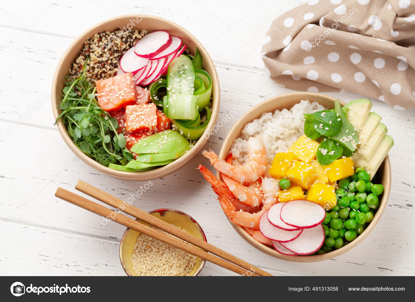 Пук Миски Креветками Лосось Авокадо Манго Традиционная Гавайская.