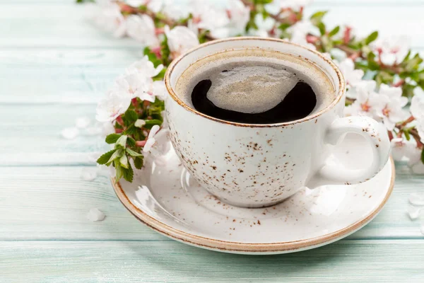 Taza Café Expreso Por Mañana Mesa Madera Flor Cerezo —  Fotos de Stock