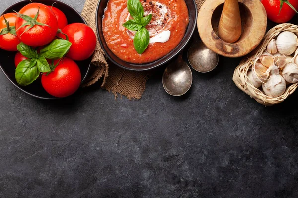 Cozinha Caseira Sopa Gaspacho Frio Com Tomates Frescos Top Vista — Fotografia de Stock
