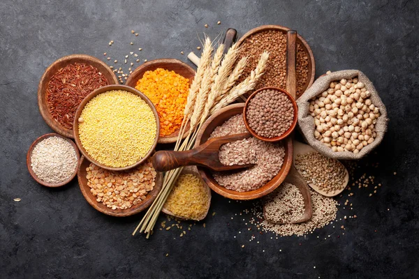 Gluténmentes Gabonafélék Rizs Hajdina Kukorica Dara Quinoa Köles Fából Készült — Stock Fotó