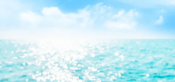 Summer Sea Sparkling Waves Blue Sunny Sky Clouds Blurred Travel — Stock Photo, Image