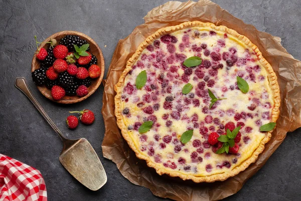 Homemade Berry Cheesecake Sweet Raspberry Tart Garden Berries Top View — Stock Photo, Image