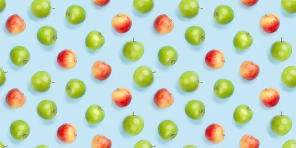 Frutos Manzana Verdes Rojos Sobre Textura Fondo Sin Costuras Azules — Foto de Stock