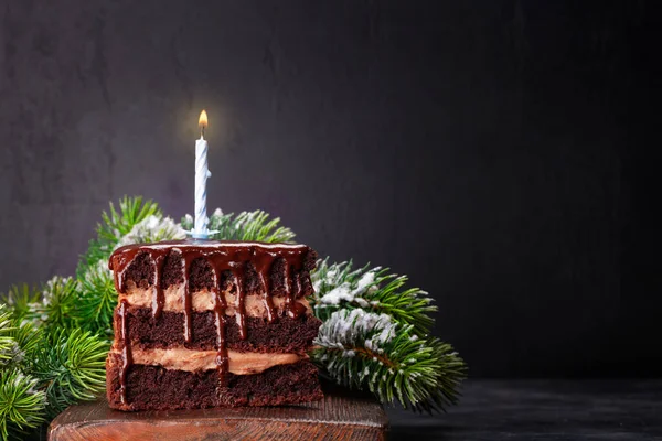 Gâteau Noël Avec Bougie Allumée Sapin Avec Espace Copie Pour — Photo