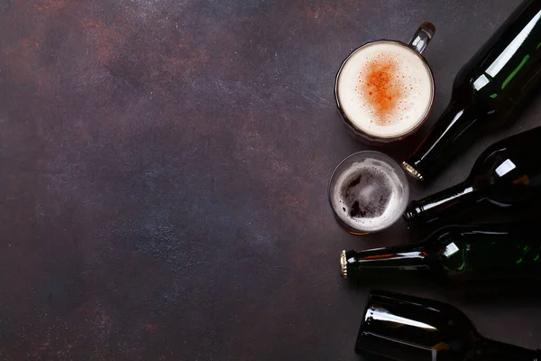 Bierflessen Bierglas Mok Bovenaanzicht Plat Lag Met Kopieerruimte — Stockfoto