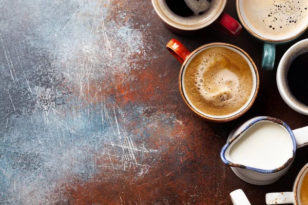 Tante Tazze Caffè Sul Tavolo Pietra Vista Dall Alto Posa — Foto Stock