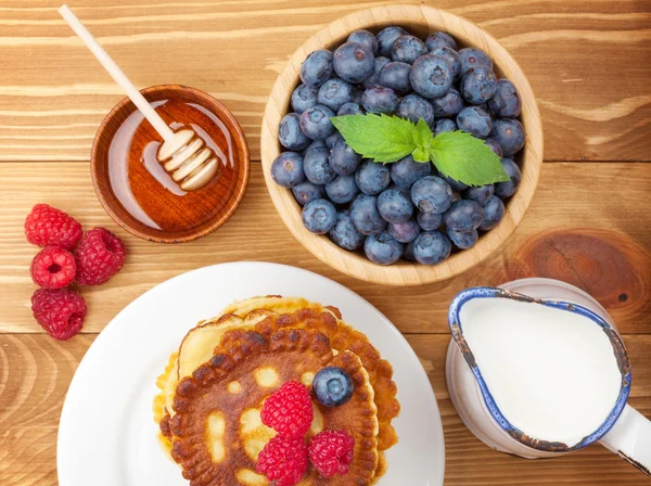 Pannenkoeken met frambozen — Stockfoto