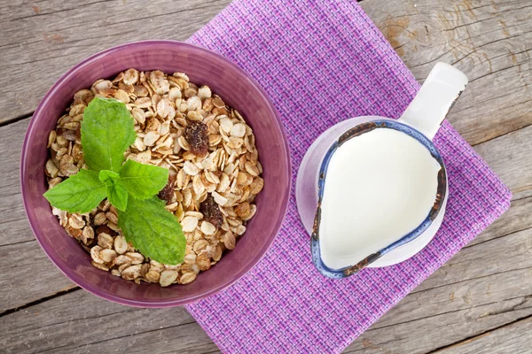 Healty breakfast with muesli and milk — Stock Photo, Image