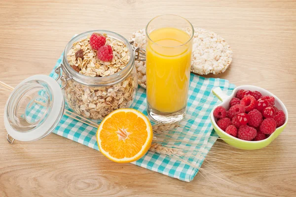 Café da manhã saudável com muesli — Fotografia de Stock