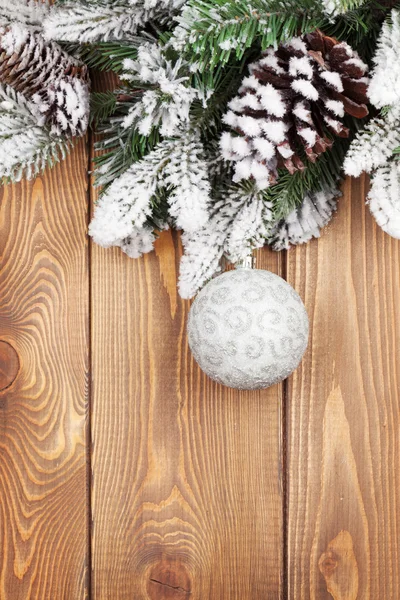 Vánoční strom jedle se sněhem — Stock fotografie