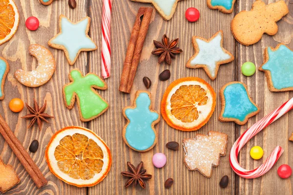 Especias y galletas de jengibre —  Fotos de Stock