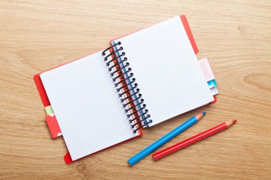 Ofis Masaları boş Not Defteri ile