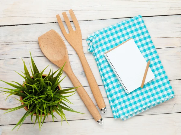 Utensile da cucina e blocco appunti — Foto Stock