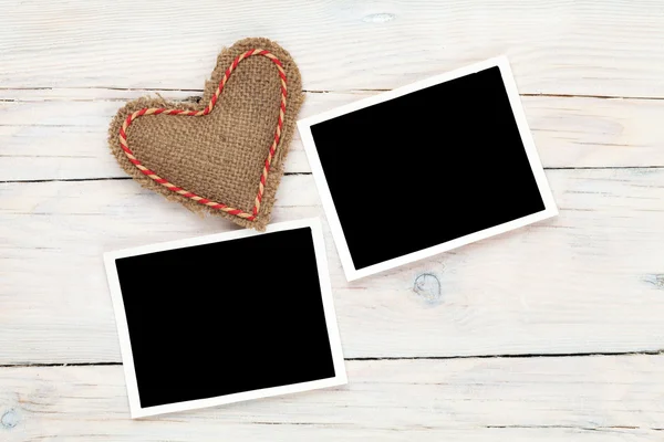 Cornici Foto e cuore giocattolo di San Valentino — Foto Stock