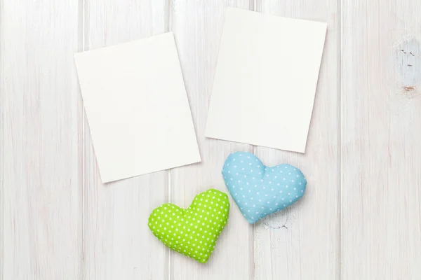 Photo frames and valentines toy hearts — Stock Photo, Image