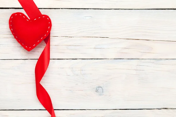 De dag van Valentijnskaarten speelgoed hart en lint — Stockfoto