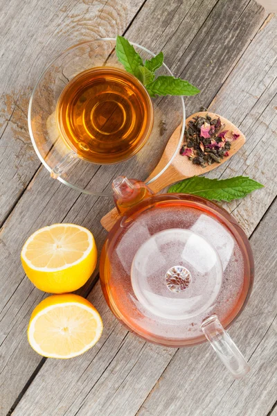 Green tea with lemon and mint — Stock Photo, Image