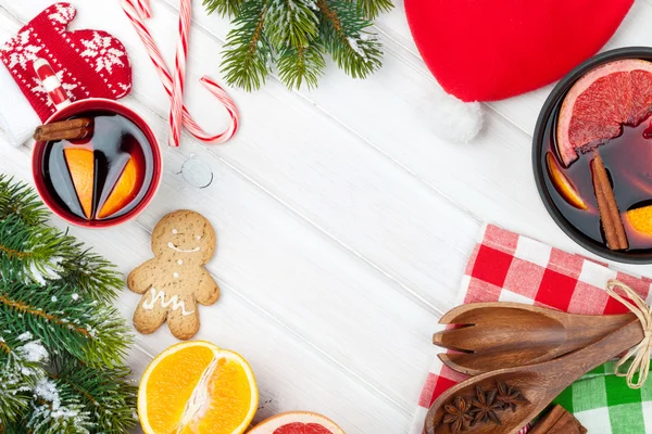 Christmas mulled wine and fir tree — Stock Photo, Image