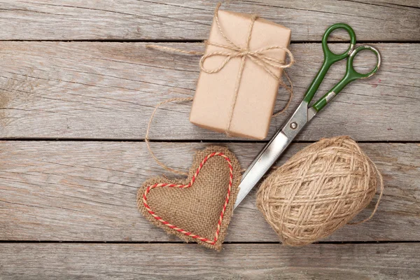 Valentines day gift wrapping — Stock Photo, Image