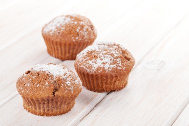 Bir fincan süt ve kurabiye.