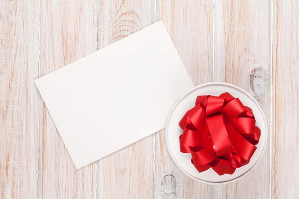 Фоторамка или открытка с подарком на день святого Валентина — стоковое фото