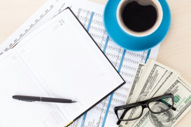 Raporlu ofis masası