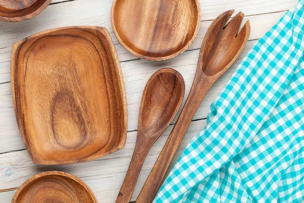 Utensilios de cocina sobre mesa de madera —  Fotos de Stock