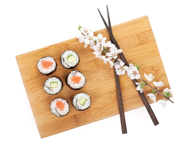 Set de maki de sushi con salmón y pepino — Foto de Stock