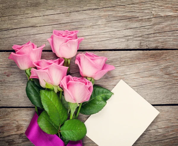 Roze rozen en de dag van Valentijnskaarten lege wenskaart of fotolijstjes — Stockfoto