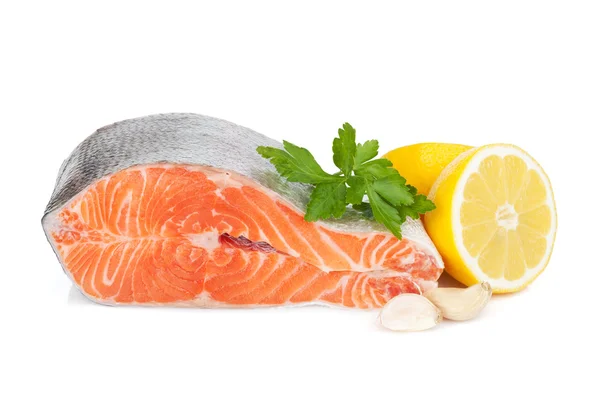 Salmon dengan herbal dan lemon — Stok Foto