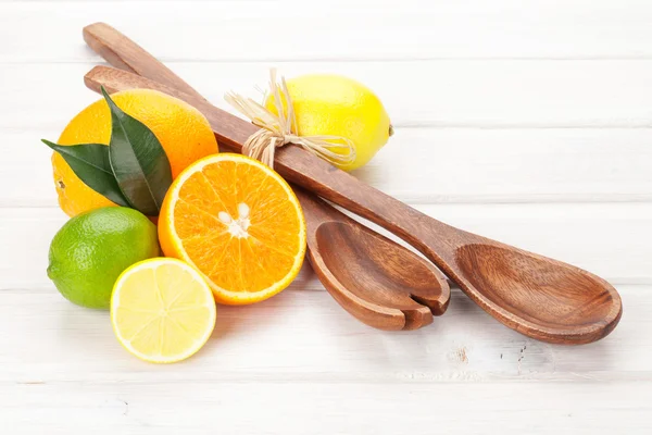 Arance, lime e limoni — Foto Stock