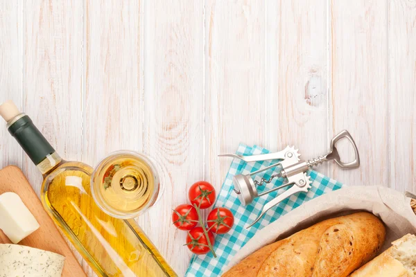 Wine, cheese and bread — Stock Photo, Image