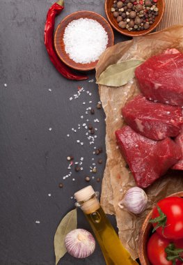 Fileto sığır eti biftek ve baharatlar