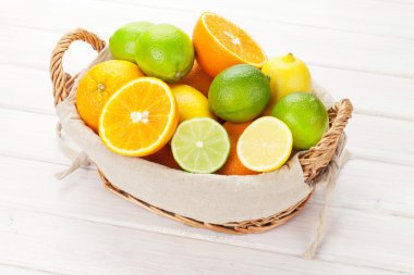Narenciye meyve. Portakal, limon ve limon
