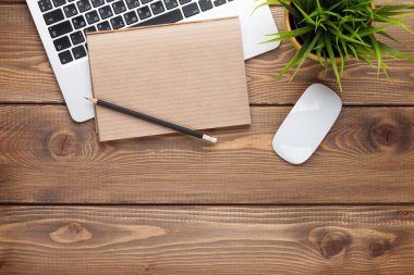 Ofis resepsiyon masası bilgisayar ile