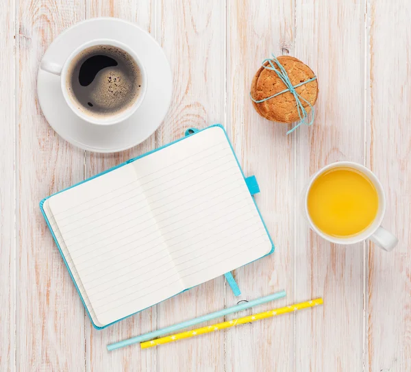 Zumo de naranja, café, galletas de jengibre — Foto de Stock