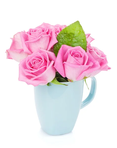 Pink rose flowers  in  cup — Stock Photo, Image