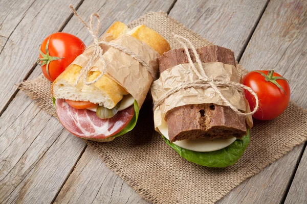 Sandwiches with salad, ham, cheese — Stock Photo, Image